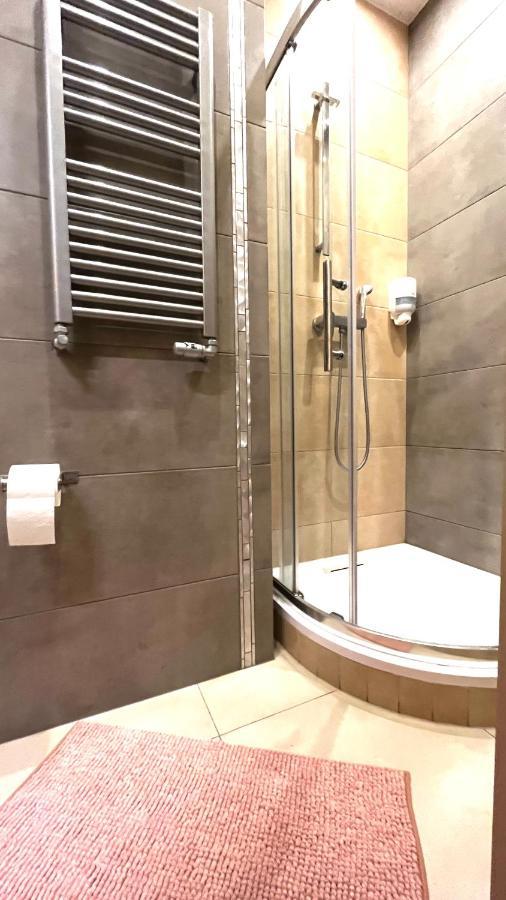 Single Studio In City Center Cracovia Esterno foto